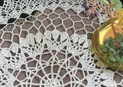 Großes rundes Häkeldeckchen aus Baumwolle in Natur Weiß (15)