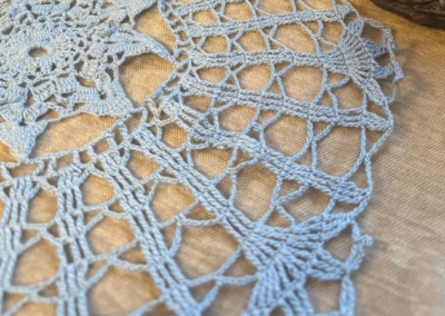 Rundes Häkeldeckchen mit Sternmotiv – zeitlose Deko für Läufer & Tische (5)